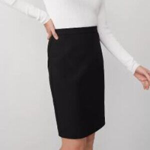 Ann Taylor Black Seamed Pencil Skirt in size 10 - excellent condition